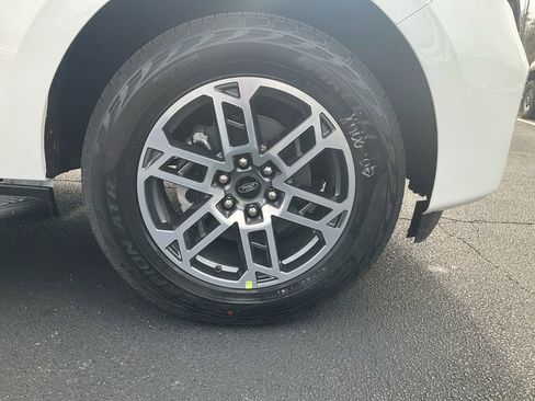 New 2026 Ford Expedition Active image 10