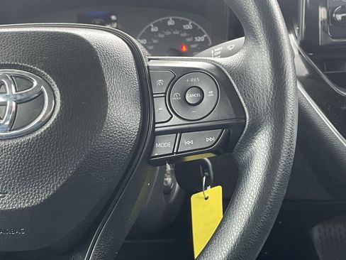 Used 2025 Toyota Corolla LE image 19