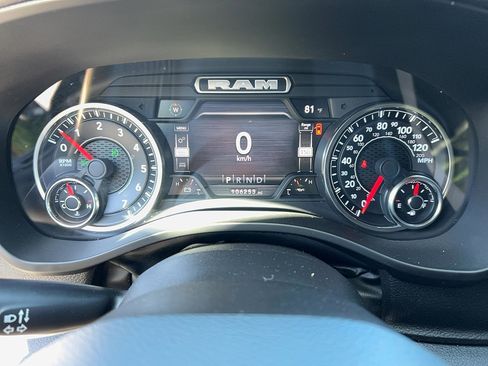 Used 2022 RAM 1500 Laramie AWD/4WD image 18