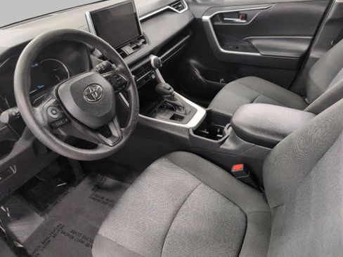 Used 2025 Toyota RAV4 XLE AWD/4WD image 9