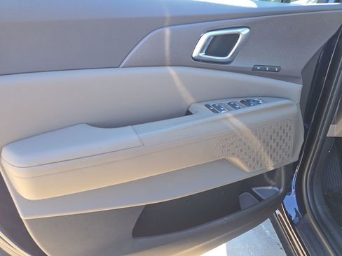 New 2026 Kia Carnival EX image 18