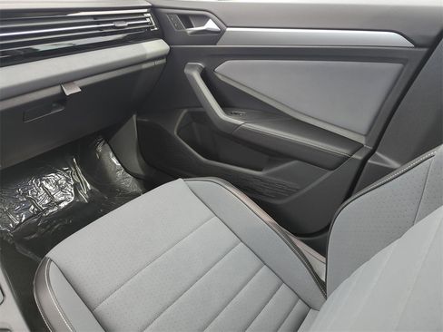 New 2026 Volkswagen Jetta SE image 23