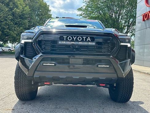 Certified 2025 Toyota Tacoma TRD Pro AWD/4WD image 9