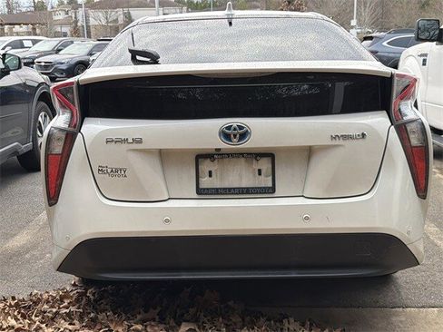 Used 2017 Toyota Prius Four image 5