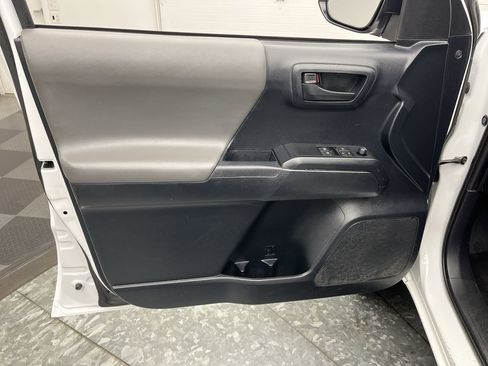 Used 2019 Toyota Tacoma SR5 image 6