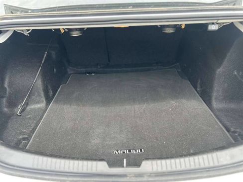 Used 2018 Chevrolet Malibu Premier FWD image 16