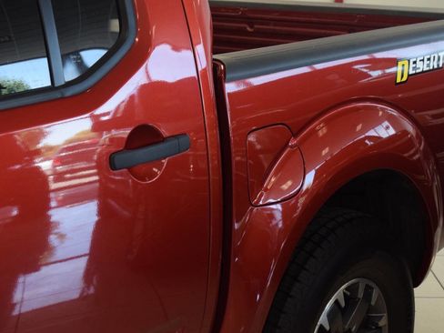 Used 2015 Nissan Frontier Desert Runner RWD image 17