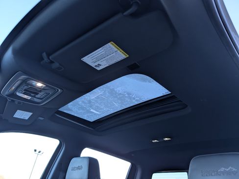 Used 2019 Chevrolet Silverado 1500 High Country image 14