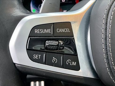 Used 2022 BMW X6 M50i image 10