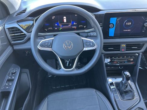 New 2026 Volkswagen Taos SE FWD image 14