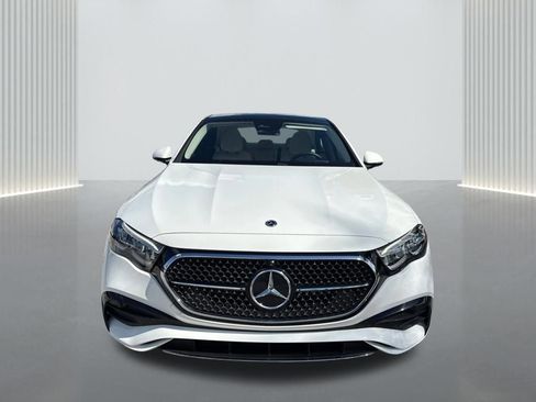 Used 2024 Mercedes-Benz E 350 4MATIC Sedan image 2
