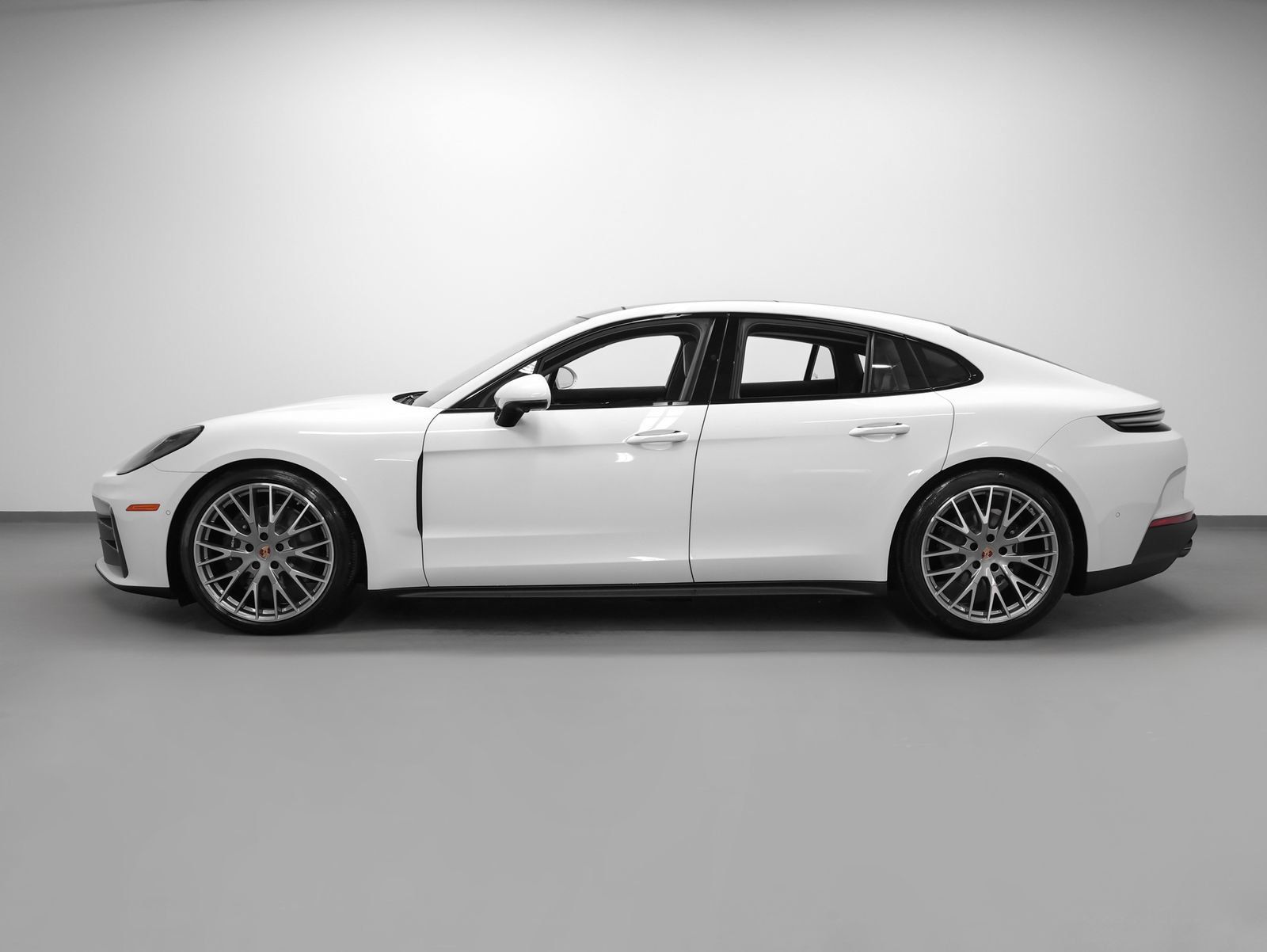 Certified 2026 Porsche Panamera 4 AWD/4WD image 2