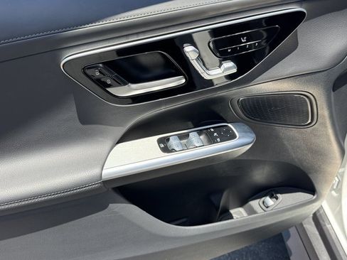 Used 2025 Mercedes-Benz GLC 300 4MATIC image 19