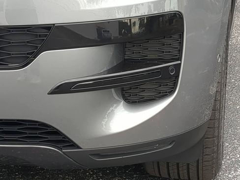 Used 2025 Land Rover Range Rover Sport SE image 11