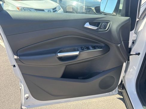 Used 2018 Ford Escape SEL w/ Ford Safe & Smart Package AWD/4WD image 16