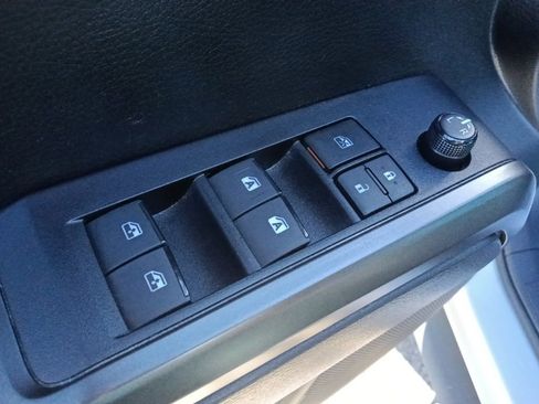 Used 2022 Toyota Tacoma TRD Off-Road image 11