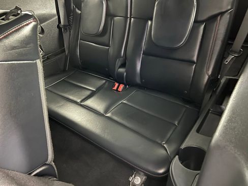 Used 2025 Ford Explorer ST-Line w/ ST-Line Street Pack image 27