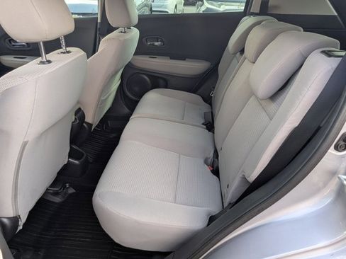 Used 2022 Honda HR-V LX image 17