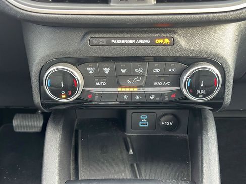 Used 2022 Ford Escape SEL w/ Technology Package image 18