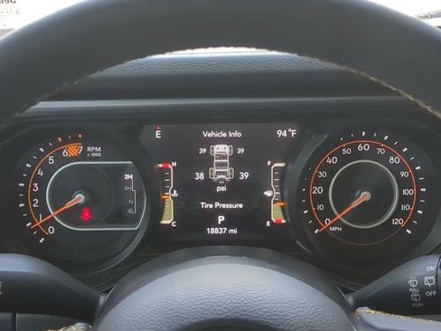 Used 2025 Jeep Wrangler Unlimited Sport AWD/4WD image 30