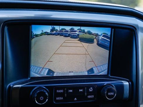 Used 2018 Chevrolet Silverado 1500 LTZ AWD/4WD image 19