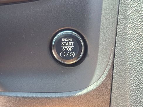Used 2014 Dodge Challenger R/T RWD image 22