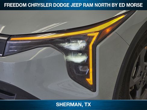 Used 2025 Kia K4 LXS image 5