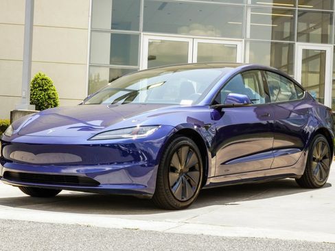 Used 2025 Tesla Model 3 Long Range RWD image 8