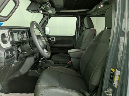 Certified 2025 Jeep Wrangler Unlimited Sahara w/ Safety Group image 18