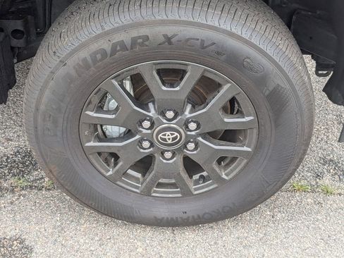 Used 2025 Toyota 4Runner SR5 AWD/4WD image 13