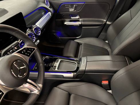 New 2025 Mercedes-Benz GLB 250 image 18