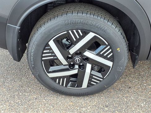New 2026 Nissan Kicks SV w/ SV Premium Package FWD image 9