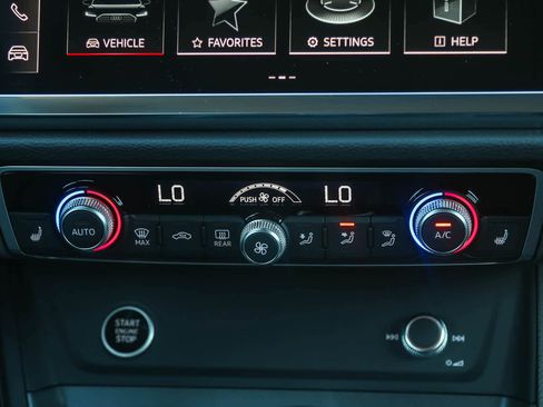 New 2025 Audi Q3 2.0T Premium image 19