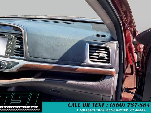 Used 2015 Toyota Highlander Limited AWD/4WD image 16