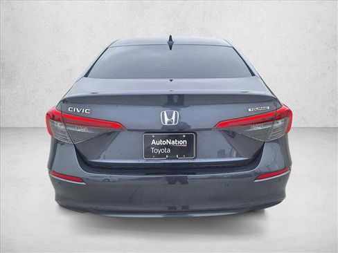 Used 2022 Honda Civic Touring image 6