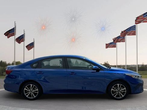 Used 2022 Kia Forte LXS w/ LXS Technology Package FWD image 5