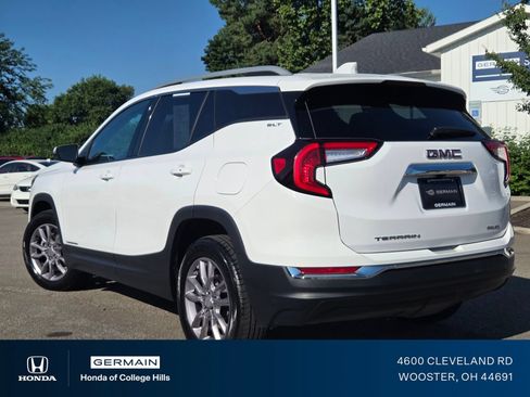 Used 2024 GMC Terrain SLT AWD/4WD image 14