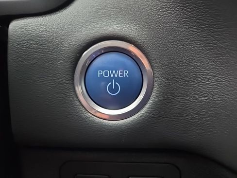 Used 2024 Toyota Sequoia Platinum AWD/4WD image 31