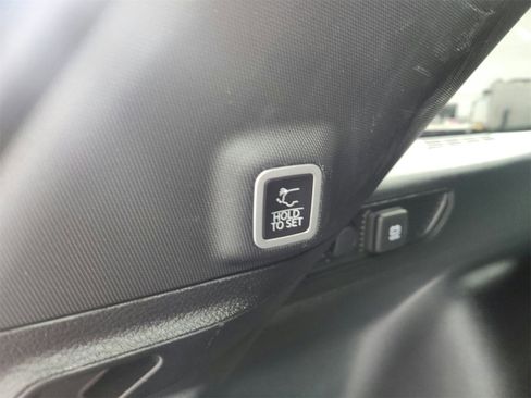 Used 2024 Jeep Grand Cherokee Limited image 42