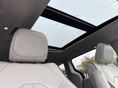 Used 2020 Chrysler Pacifica Limited image 21