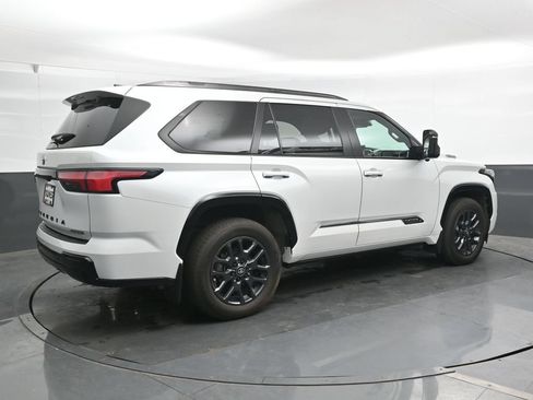 Used 2025 Toyota Sequoia Platinum AWD/4WD image 4
