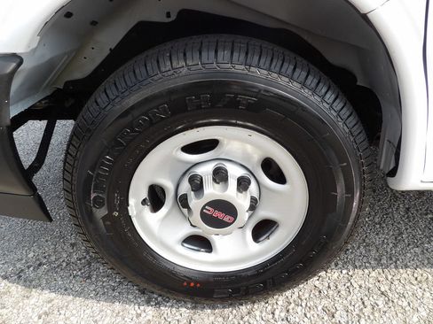 Used 2022 GMC Savana 2500 RWD image 50