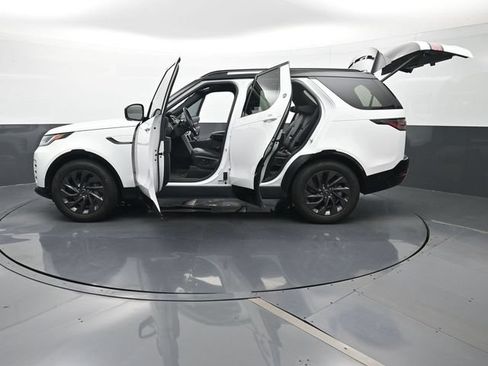 Used 2024 Land Rover Discovery Dynamic SE AWD/4WD image 27