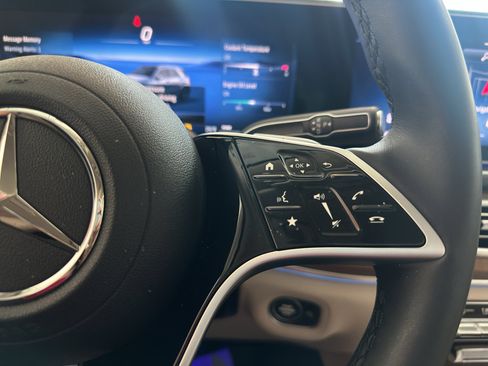 Used 2025 Mercedes-Benz GLE 350 4MATIC image 11