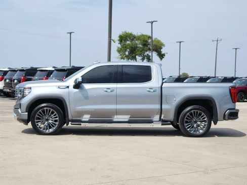 Used 2023 GMC Sierra 1500 Denali RWD image 3