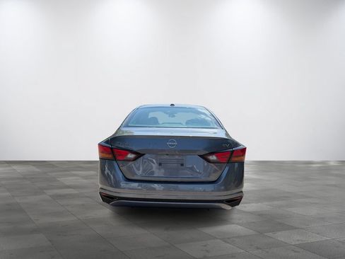 Used 2024 Nissan Altima 2.5 SV FWD image 5