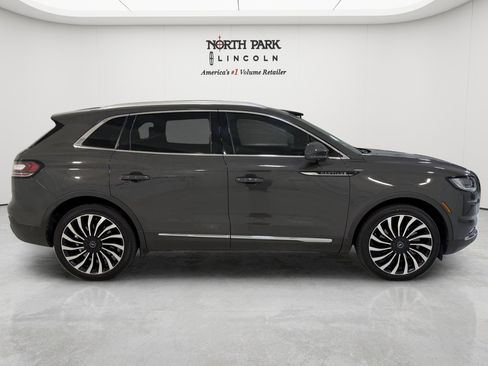 Used 2023 Lincoln Nautilus Black Label w/ Class II Trailer Tow Package AWD/4WD image 6