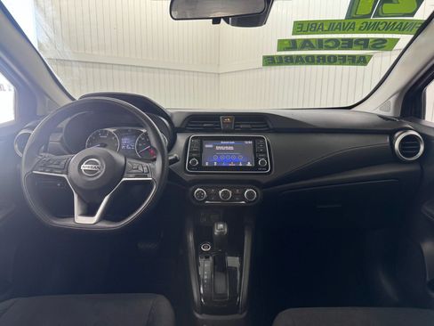 Used 2021 Nissan Versa S FWD image 17