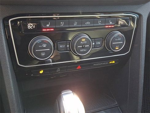 Used 2019 Volkswagen Atlas SEL Premium image 16