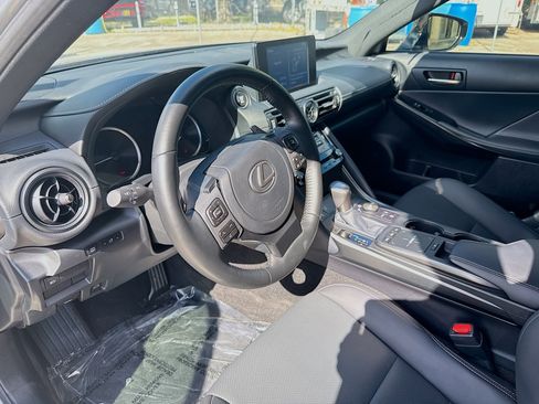 Used 2025 Lexus IS 300 w/ Comfort Package image 9
